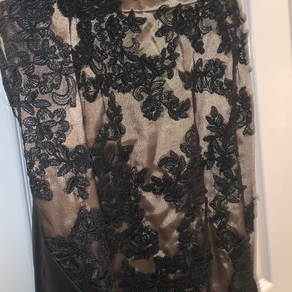 Custom Lace Gown Size 4 Evening/Prom/Pagaent Dress - Picture 7 of 16